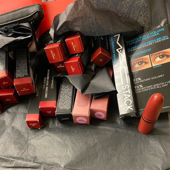 💄💄M•A•C  20 shades of Red💄💄 - Picture 9 of 12